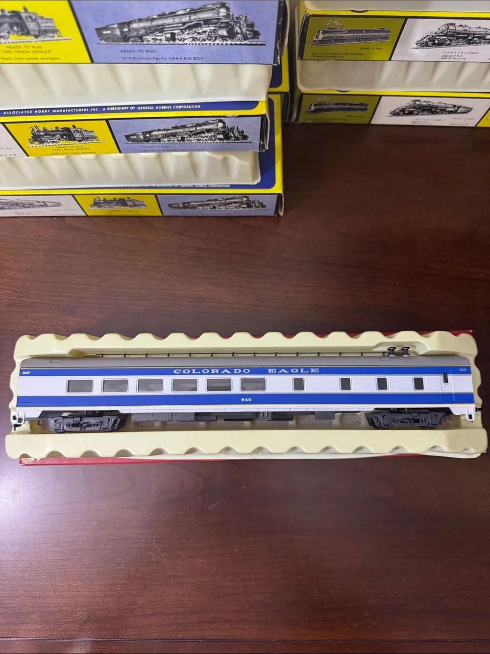 Rivarossi AHM The Colorado Eagle 1930’s HO 8 Constant Lighting Passenger Car Set